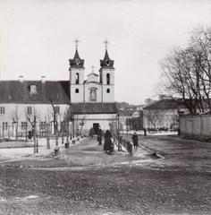 Historic view of Vilnia street Ludvisarskaja with Church of the Holy Cross and Bonifratr monastery in Vilnia, 1900