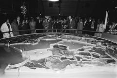 President Ziaur Rahman and Queen Juliana visiting Infocentrum Nieuw Land in Lelystad, 1979