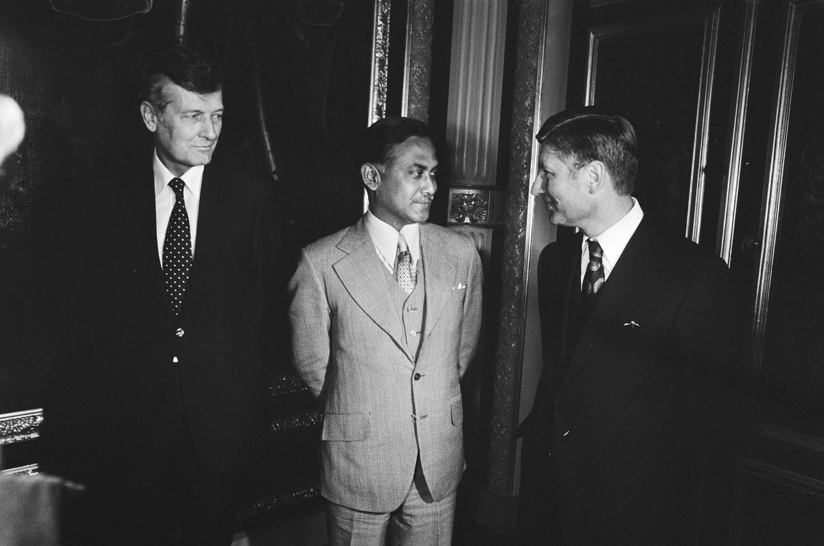 Prime Minister Dries van Agt receiving President Ziaur Rahman and Minister Jan de Koning in 1979