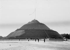 |
  Piłsudski'S Mound