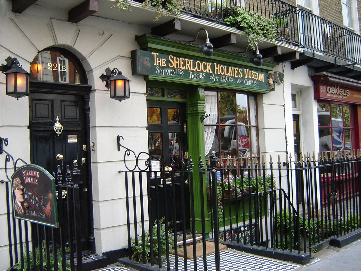 Facade of the Sherlock Holmes Museum at 221B Baker Street in London