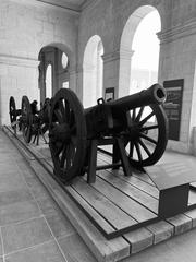 Canon de campagne de 12 livres exposé au Musée de l'Armée à Paris