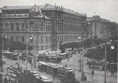 Early 20th century urban tram traffic at Maximilianplatz (Schottentor) in Vienna