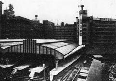 Hankyu Umeda Station platform in the 1930s