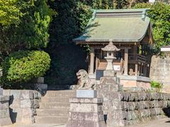 Scenic view of the west side of Kamakura city with historic buildings and lush greenery