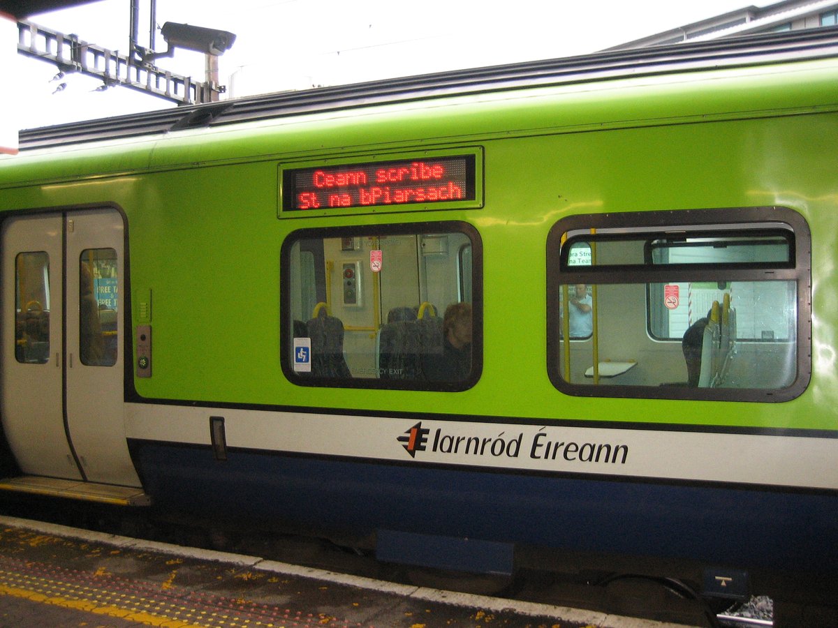 An Iarnród Éireann diesel multiple unit commuter train at Pearse Station in Ireland