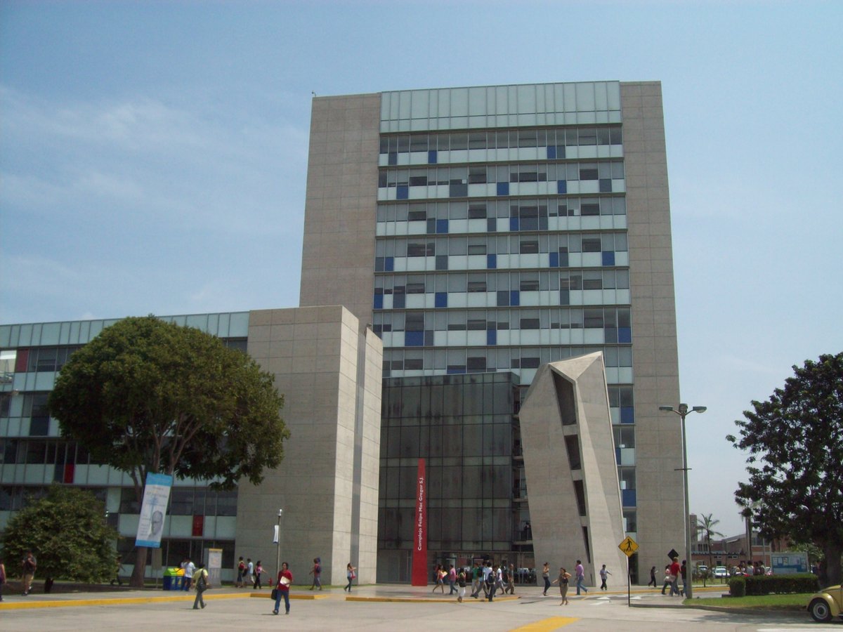Architectural complex R.P. Felipe MacGregor at Pontificia Universidad Católica del Perú