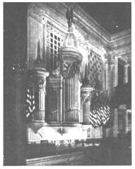 Wanamaker organ used in Philadelphia radio station WOO concerts in 1920s
