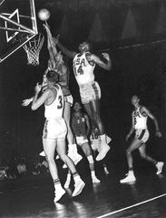 1960 Olympics basketball match Italy vs United States, U.S. team attacking