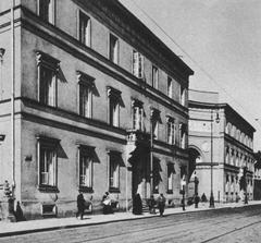 Palac Paca seen from Miodowa Street before 1939