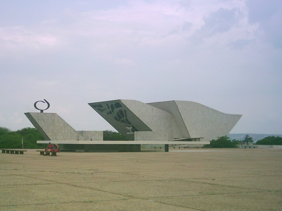 Exterior view of Panteão da Democracia Tancredo Neves with modern architectural design