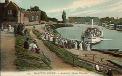 Colourised postcard of paddlesteamer Queen Elizabeth arriving at Hampton Court in 1911