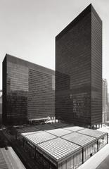 Exterior view of the Federal Center in Chicago, Illinois under blue sky