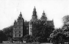 Historic black and white image of Rosenborg Castle in Copenhagen in 1922
