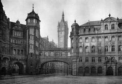 Frankfurt New Town Hall with Langer Franz tower viewed from Paulsplatz around 1905