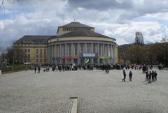 Peace demonstration at the State Theater in Saarbrücken on April 10, 2022