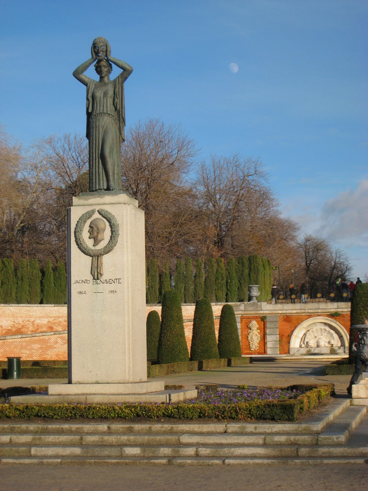Monument to Jacinto Benavente in Parque del Buen Retiro, Madrid, Spain