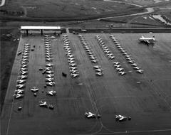 101 Republic F-84F Thunderstreak fighters and Douglas C-124 Globemaster II at Goose Bay in November 1961 before flying to Europe during Berlin Crisis