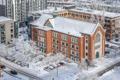 Clinique De Physiothérapie Pcn Saint-sacrement building in Quebec City