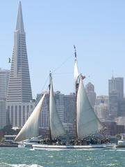Scow schooner ALMA with raised sails on San Francisco Bay