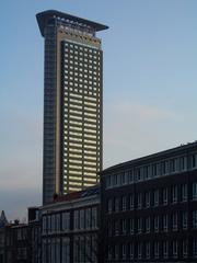 Het Strijkijzer skyscraper in The Hague cityscape
