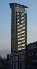 Het Strijkijzer building in The Hague city skyline