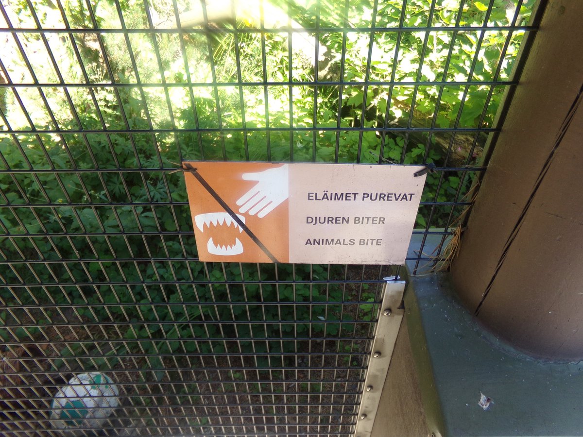 Animals bite warning sign on Korkeasaari Zoo