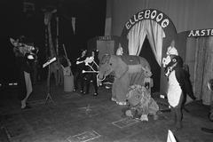 Black and white photo of Circus Elleboog performance inside new De La Mar Theater on December 29, 1966