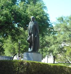 George Washington statue on UT campus