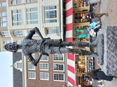 Statue of Lieverdje in Amsterdam a month before it was hit again