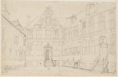 Inner courtyard of the Oost-Indisch Huis from the entrance at Oude Hoogstraat towards the south wing with the Bushuis or Slachthuis building on the left