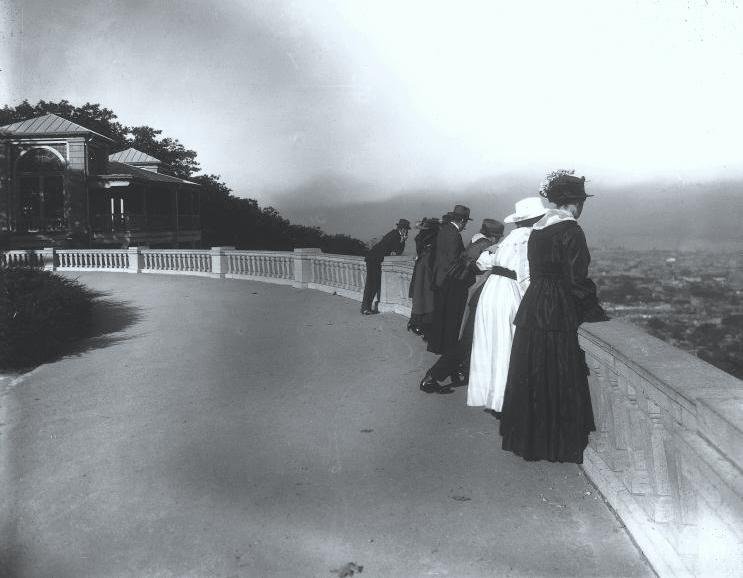 View of The Lookout at Mount Royal Park in Montreal in 1916