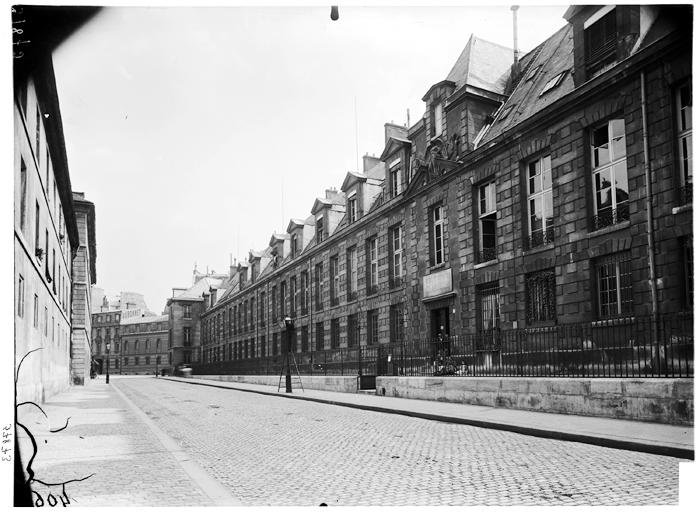 General street view of the Bibliothèque de l'Arsenal in Paris