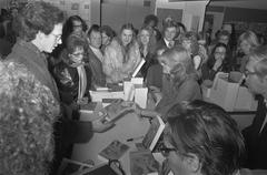 Melina Mercouri signing her book I was born Greek at Bijenkorf Amsterdam on December 2, 1971