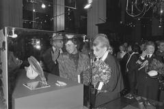 Princess Margriet opening the exhibition 'Greece and the Sea' with minister Melina Mercouri on October 28, 1987