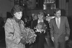 Princess Margriet and Minister Melina Mercouri at the opening of the Greece and the Sea exhibition, October 28, 1987