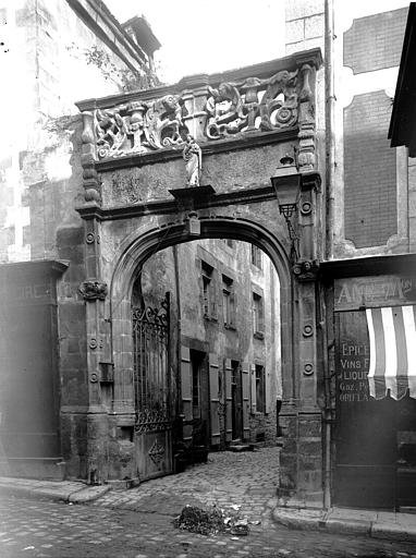 Entrance of the Beaumanoir Hotel in Dinan old photograph