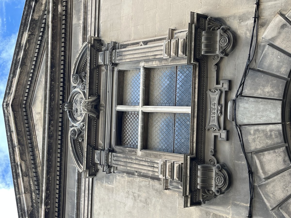 Facade window of the Chapelle des Trinitaires on Rue de la République