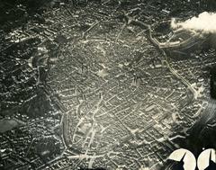 Aerial view of Nuremberg's Old Town in 1917 showing historical buildings and streets