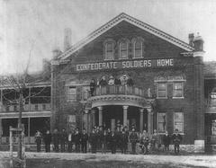 Confederate veterans standing in front of the Confederate Soldiers' Home at the Hermitage in Nashville, Tennessee