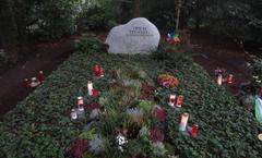 Grave of Hans Schäfer at Südfriedhof Cemetery in Cologne