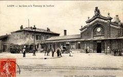 Historic steam-powered suburban tramway at Laon train station