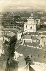 Street view of Dominican Street in Vilnius from the side of Svyatayan Street, historical black and white photo from 1915 to 1918