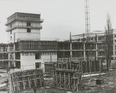 View of the new building progress of Academisch Ziekenhuis Leiden in January 1982
