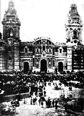 Cadaveres de los coroneles golpistas Tomás y Silvestre Gutiérrez colgados en las torres de la Catedral de Lima en 1872