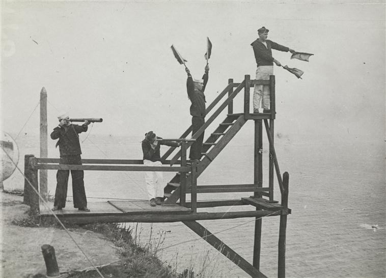 Semaphore signal station Pointe des Espagnols with American and French helmsmen at signal posts