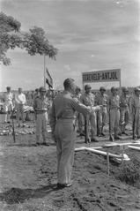 Major D. Sybesma, the military chaplain of the KNIL, commemorating fallen soldiers at the Antjol war cemetery in Batavia, 1946