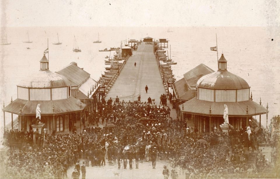 Arrival of the body of Domingo F. Sarmiento at Buenos Aires port in 1888