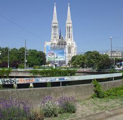 Jonasreindl tram loop at Schottentor near Votivkirche in Vienna