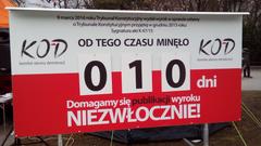 Countdown clock under the Chancellery of the Prime Minister displaying 10 days